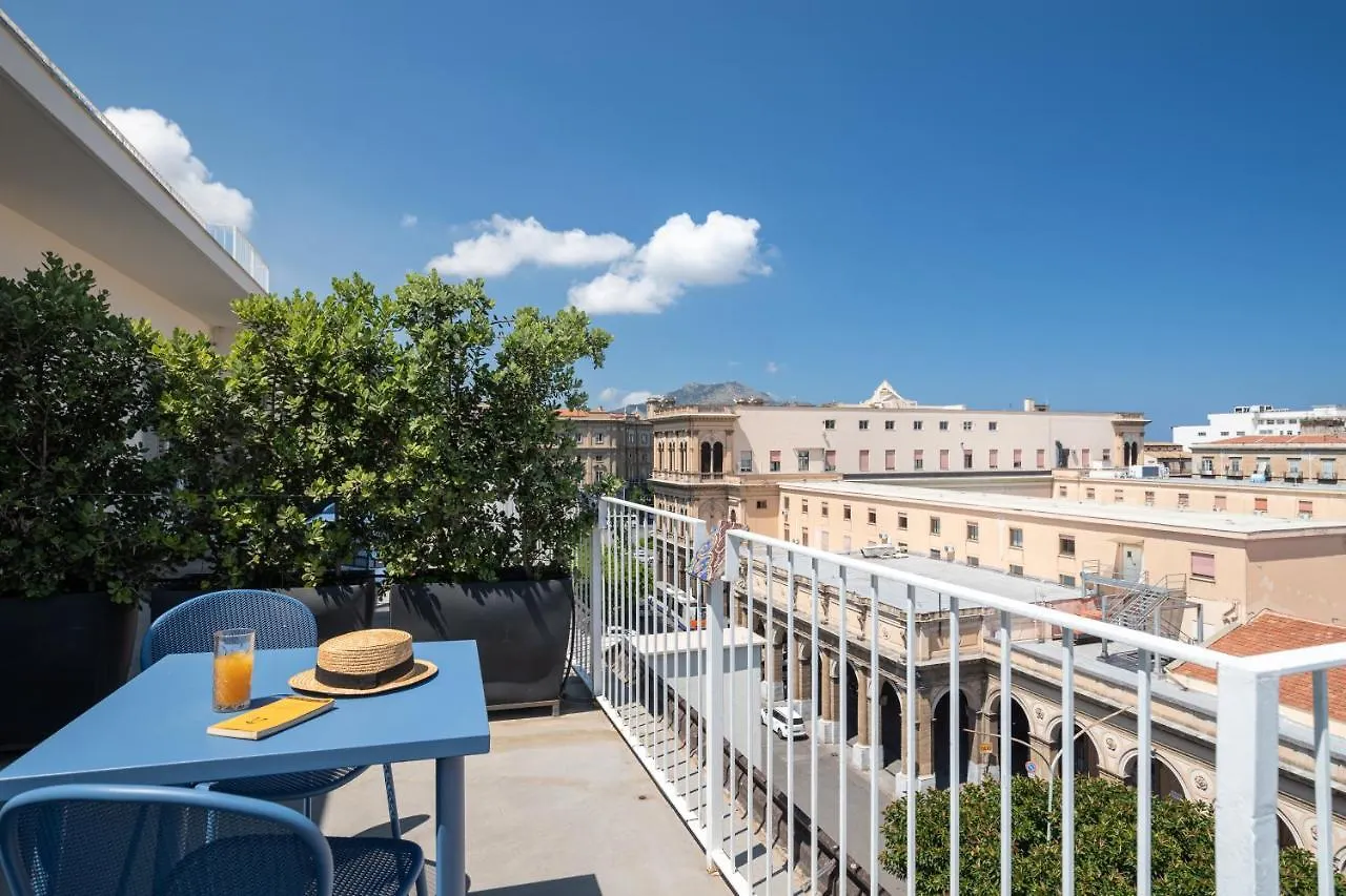 Suite Al Centro Di Palermo Con Terrazza Privata 0*,  イタリア